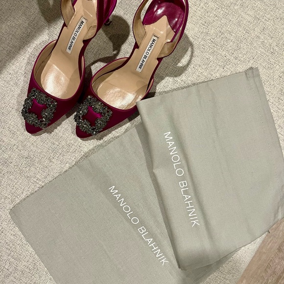 MANOLO BLAHNIK HANGISI SLINGBACKS sz 38 Dark Fuchsia Auth. Dustbags Included! - Picture 14 of 15